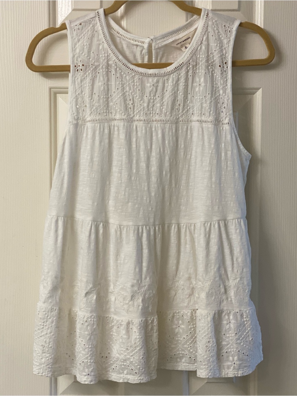 Lucky Brand White Eyelet Tiered Embroidery Sleeveless Women’s Top Size Medium